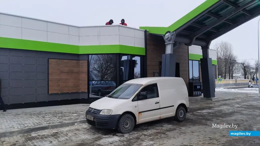 Январь 2023 г. После полугода реконструкции АЗС на Карла Маркса в Могилеве наконец-то открывают