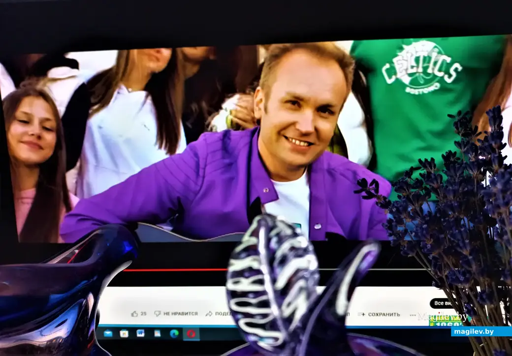 Паша Любченко в клипе «Наши девяностые».