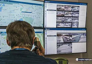 За могилевскими дворниками будут следить через видеокамеры на подъездах