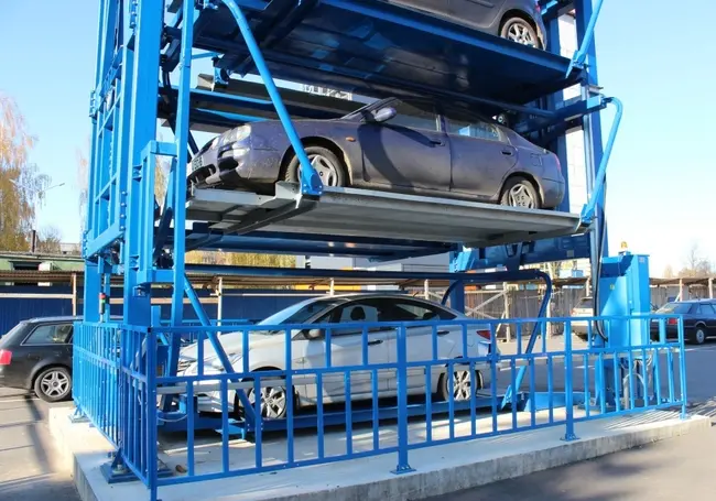 «Могилевлифтмаш» решил проблему с парковочными местами: роторная парковка