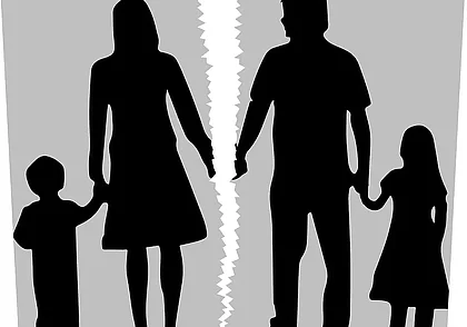 Развелись. С кем теперь жить детям и кому их содержать? Советует нотариус
