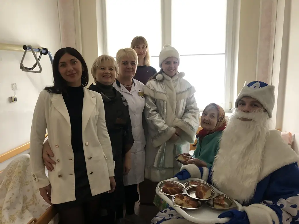 Сотрудники Белгосуниверситета пищевых и химических технологий (Могилев) посетили пациентов отделения сестринского ухода госпиталя инвалидов Отечественной войны. Могилев,