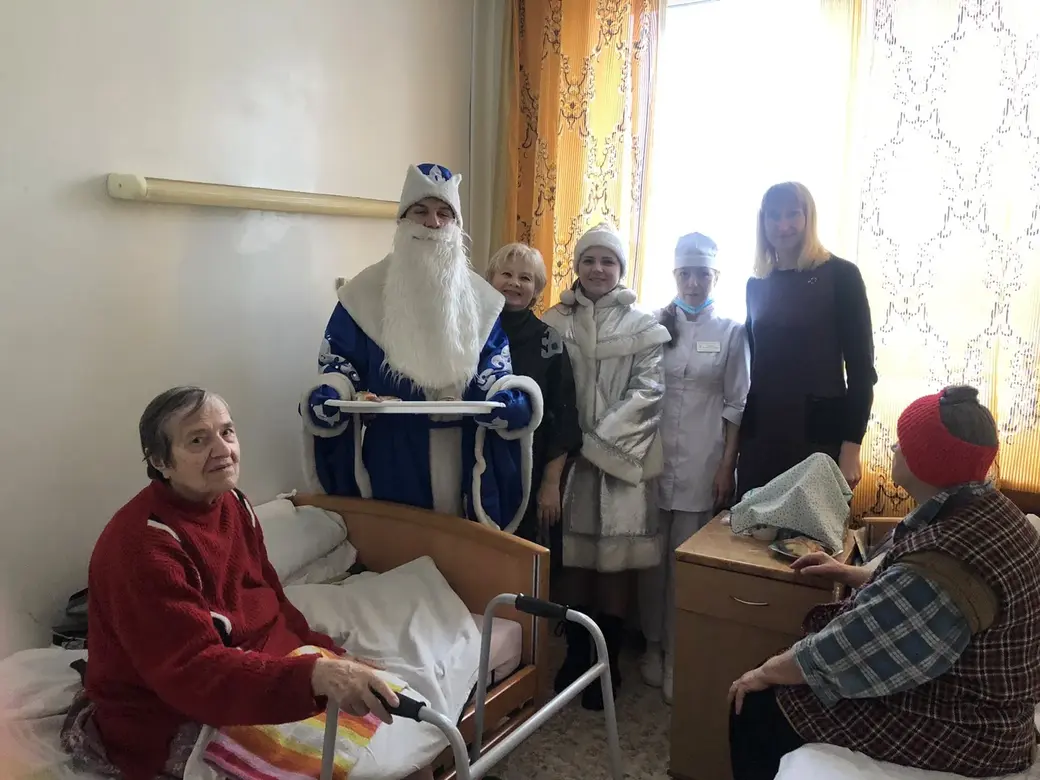 Сотрудники Белгосуниверситета пищевых и химических технологий (Могилев) посетили пациентов отделения сестринского ухода госпиталя инвалидов Отечественной войны. Могилев,