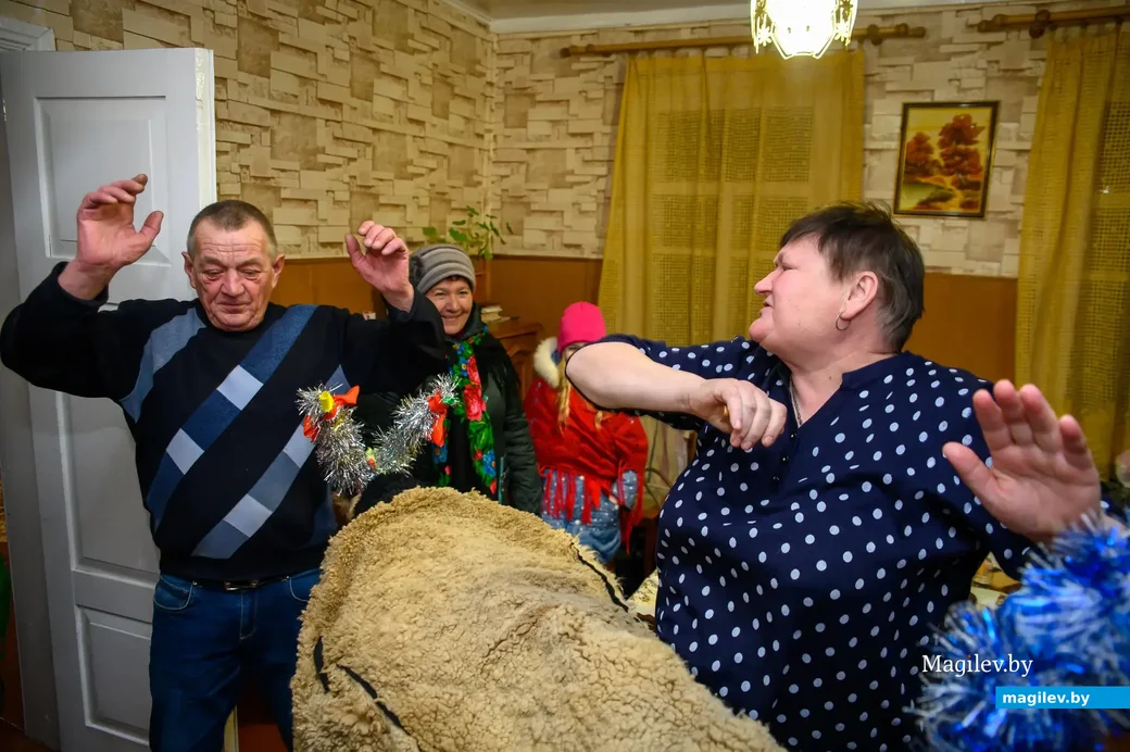 13.01.2023. Пятровічы - Мартынаўка - Мачулкі, Бабруйскі раён. Удзельнікі фальклёрнага калектыву