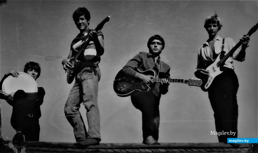 Кому, скажите, не хотелось быть похожим на битлов? Могилев, 1980-е годы.