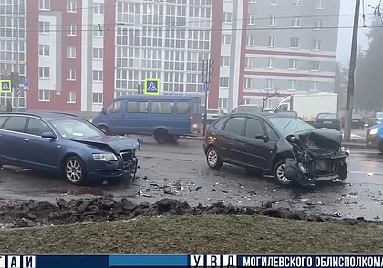 ДТП на улице Космонавтов: водитель не уступил дорогу – попал в больницу