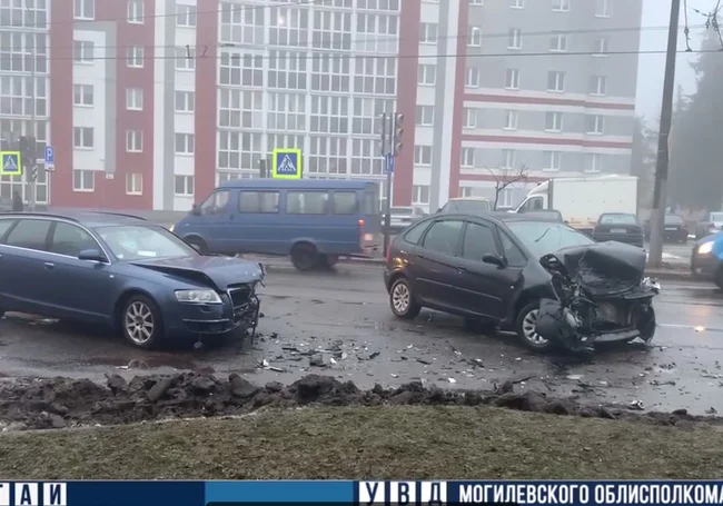 ДТП на улице Космонавтов: водитель не уступил дорогу – попал в больницу