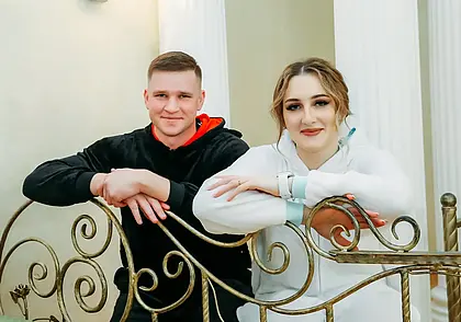 «На лошадях не получилось, поэтому женились в пижамах»