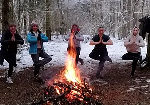 Босиком по углям. Как проводят выходные могилевские йоги?