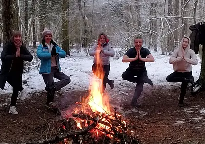 Босиком по углям. Как проводят выходные могилевские йоги?