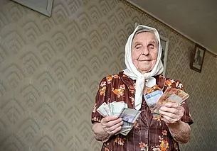 Более 11 тысяч белорусов копят на «вторую пенсию», рассказали в Минтруда