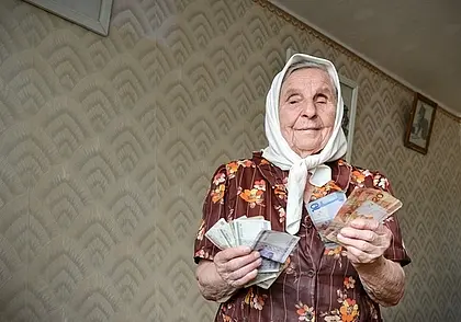 Более 11 тысяч белорусов копят на «вторую пенсию», рассказали в Минтруда