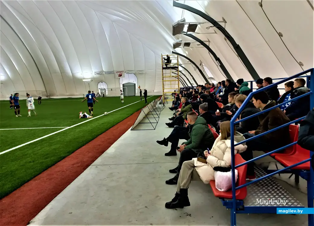 «Днепр» – «Витебск». Свободных мест не наблюдается. Могилев, крытый футбольный манеж, 28.01.2023 года.