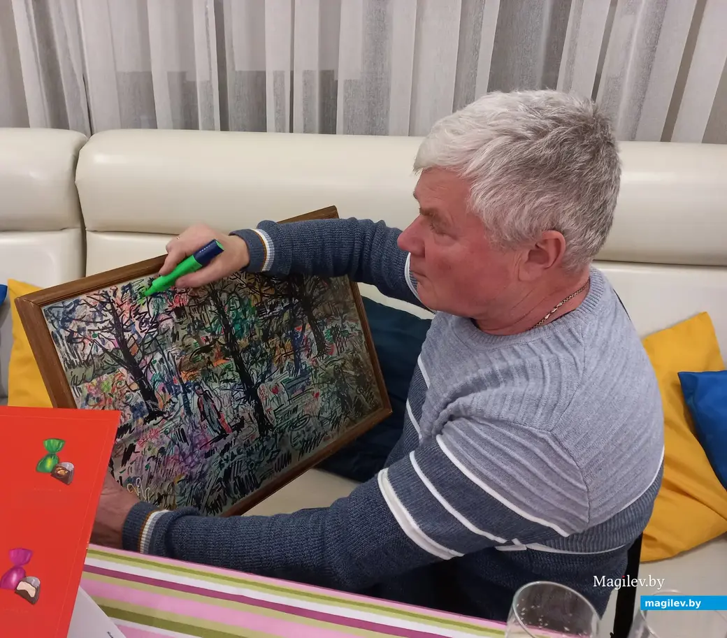 Николай Бодак принялся за творчество без раскачки.