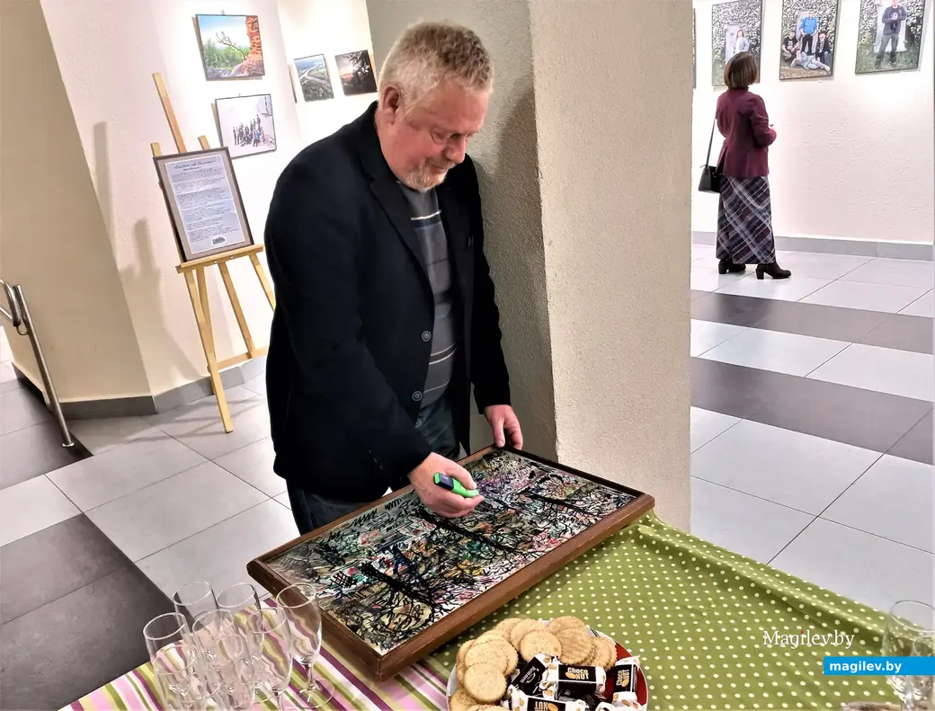 Валерий Москалев за работой.