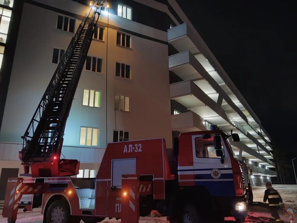 Причины происшествия устанавливаются.