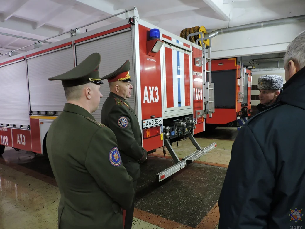 Первый заместитель министра по чрезвычайным ситуациям Александр Худолеев посетил Могилевскую область с рабочим визитом. Фото: mogilev.mchs.gov.by.