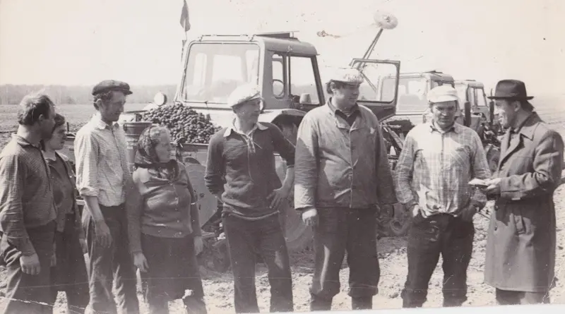 В течение 10 лет Александр Розганов руководил работой родного колхоза «Заря» в Славгородском районе. Фото: pniva.by