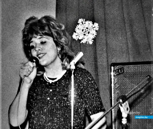 Татьяна Ложечникова в свое время была еще той эстрадной «звездой». А потому на встрече со своими «одношкольниками» несколько дней назад ей пришлось вспомнить репертуар