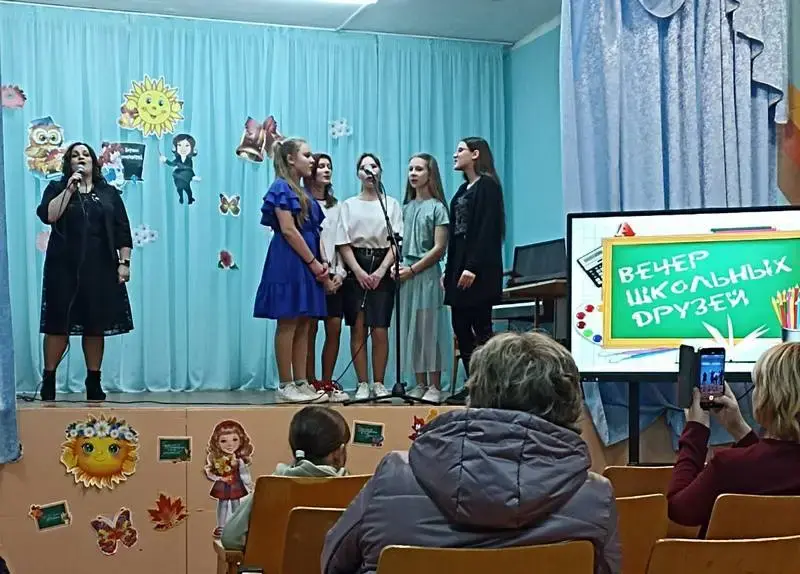 Вечер встречи выпускников в Муринборской средней школе Костюковичского района. Фото: golk.by