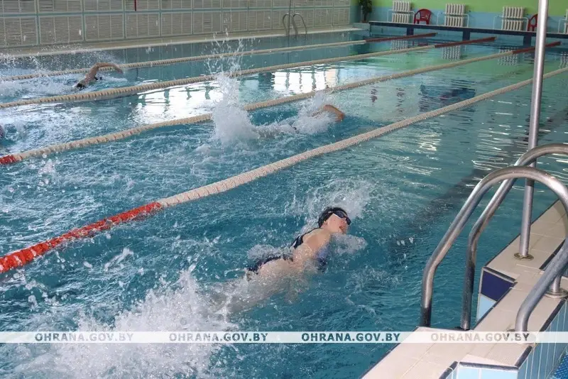 Лично-командные соревнования по плаванию среди сотрудников подразделений охраны области. Фото: mogilev.ohrana.gov.by.