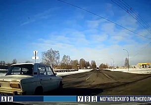 В Могилеве 64-летний водитель «подрезал» учебный автомобиль, Его маневр попал на видео