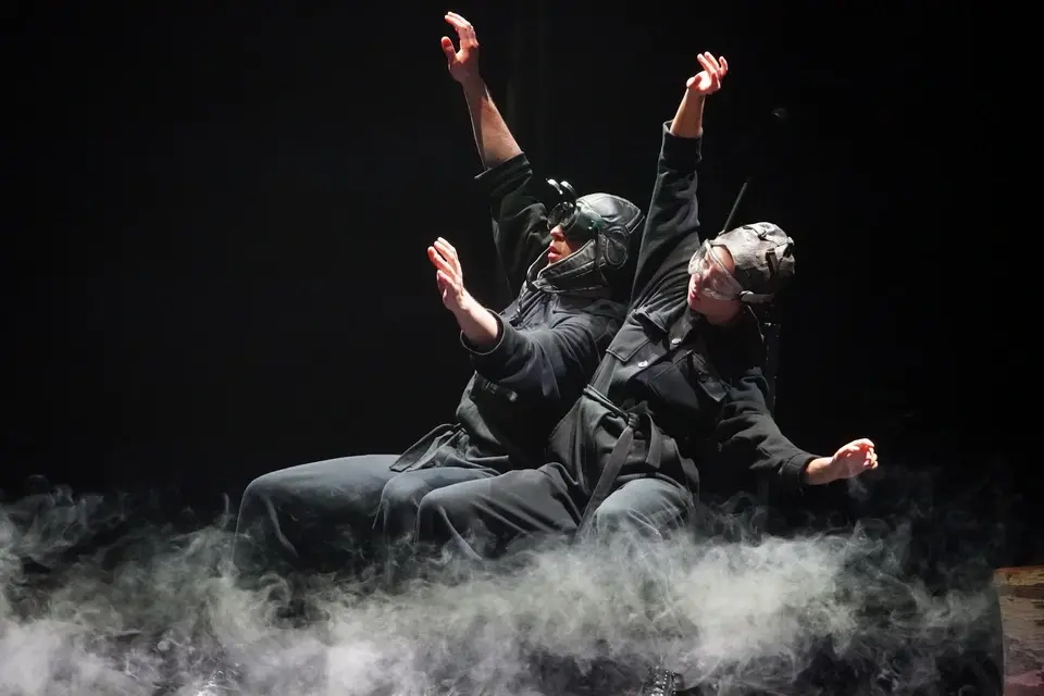 В Могилеве показали спектакль «Вишневый сад» в исполнении актеров театрального проекта «ТриТформаТ». Фото: vestnikmogileva.by