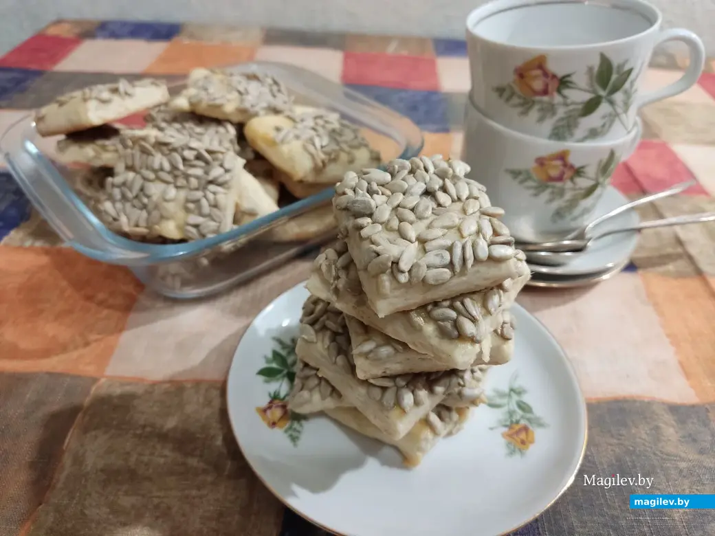 Галетное печенье с семечками готово. Можно пробовать!