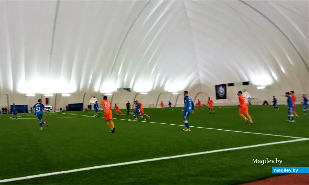 Товарищеская игра между могилевским «Днепром» и гомельским «Локомотивом». Могилев, крытый футбольный манеж, 11.02.2023 года.