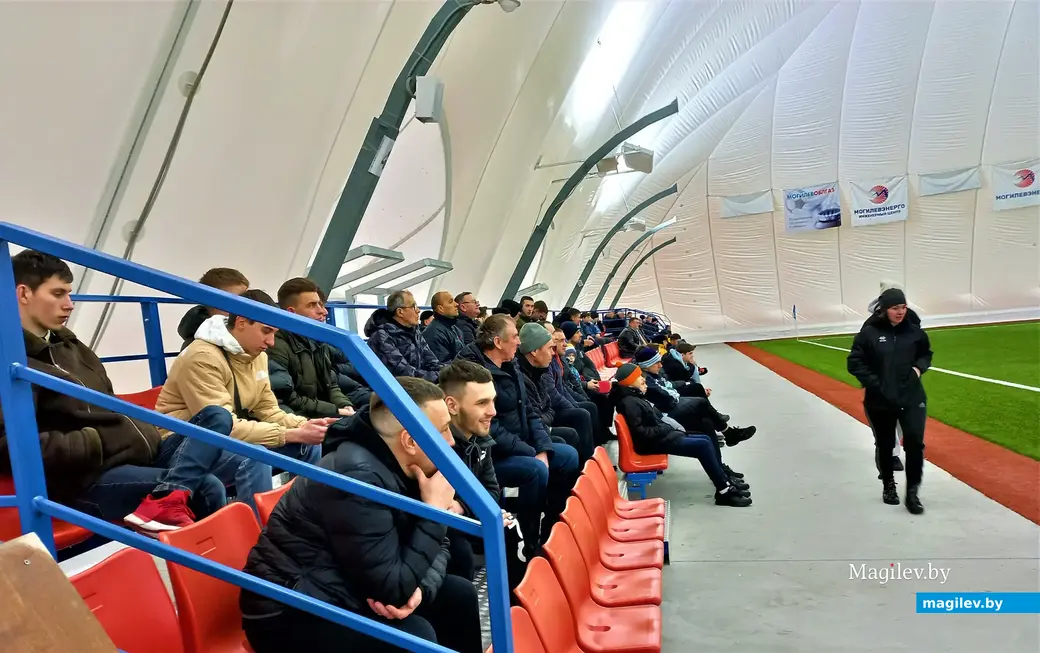 Товарищеская игра между могилевским «Днепром» и гомельским «Локомотивом». Могилев, крытый футбольный манеж, 11.02.2023 года.