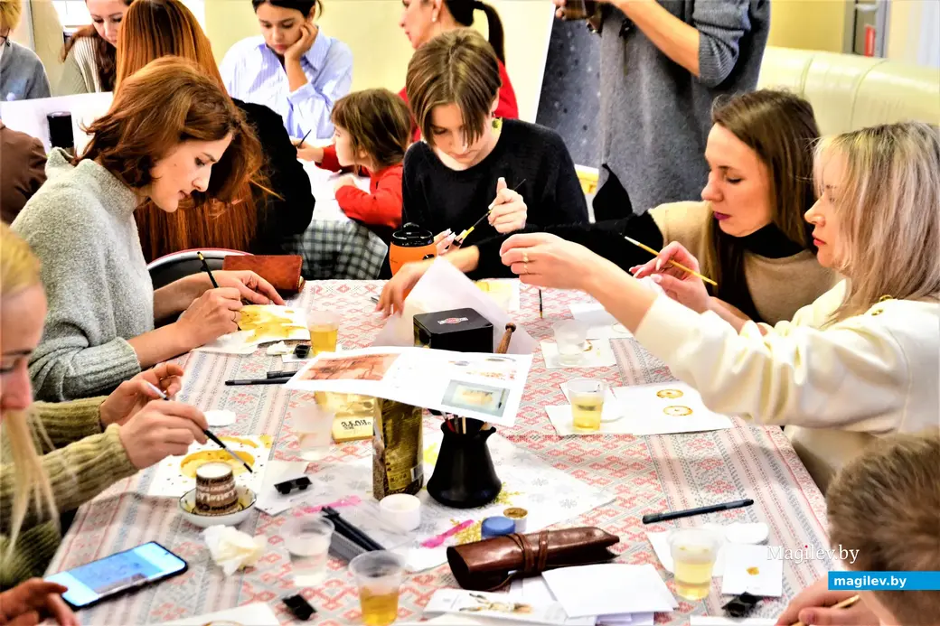 Оксана Красницкая и Лидия Тризонова: «Кофейные фантазии». Выставочный зал музея истории Могилева, 11.02.2023 г.