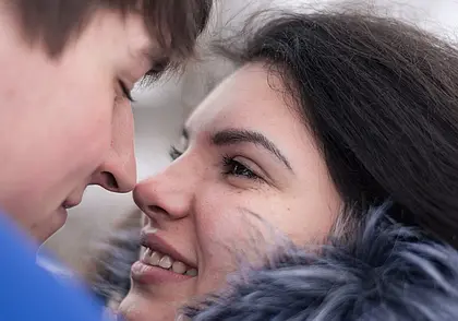 Врач рассказала, чем можно заразиться через поцелуи