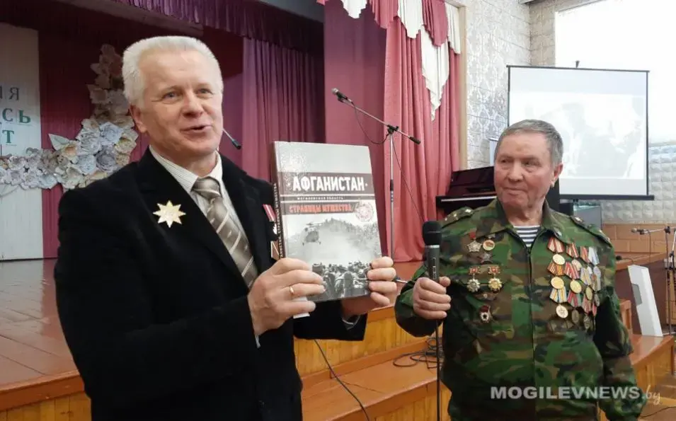 Встреча воинов-афганцев со школьниками из СШ № 33 Могилева. Фото: mogilevnews.by