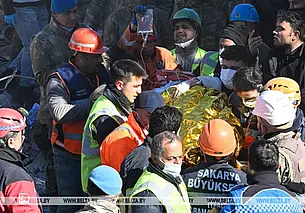 248 часов под завалами: в Турции спасена 17-летняя девушка