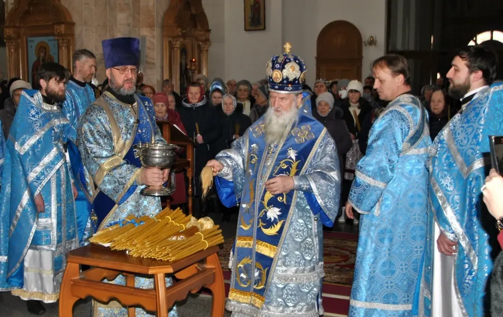 Архиепископ Могилевский и Мстилавский Софроний совершил Божественную Литургию в Спасо-Преображенском кафедральном соборе города Могилева. 15.02.2023 г. Фото: