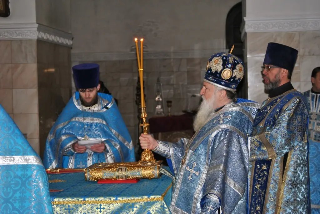 Архиепископ Могилевский и Мстилавский Софроний совершил Божественную Литургию в Спасо-Преображенском кафедральном соборе города Могилева. 15.02.2023 г. Фото: