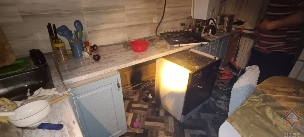 Очаг возгорания находился на кухне. Фото: mogilev.mchs.gov.by.