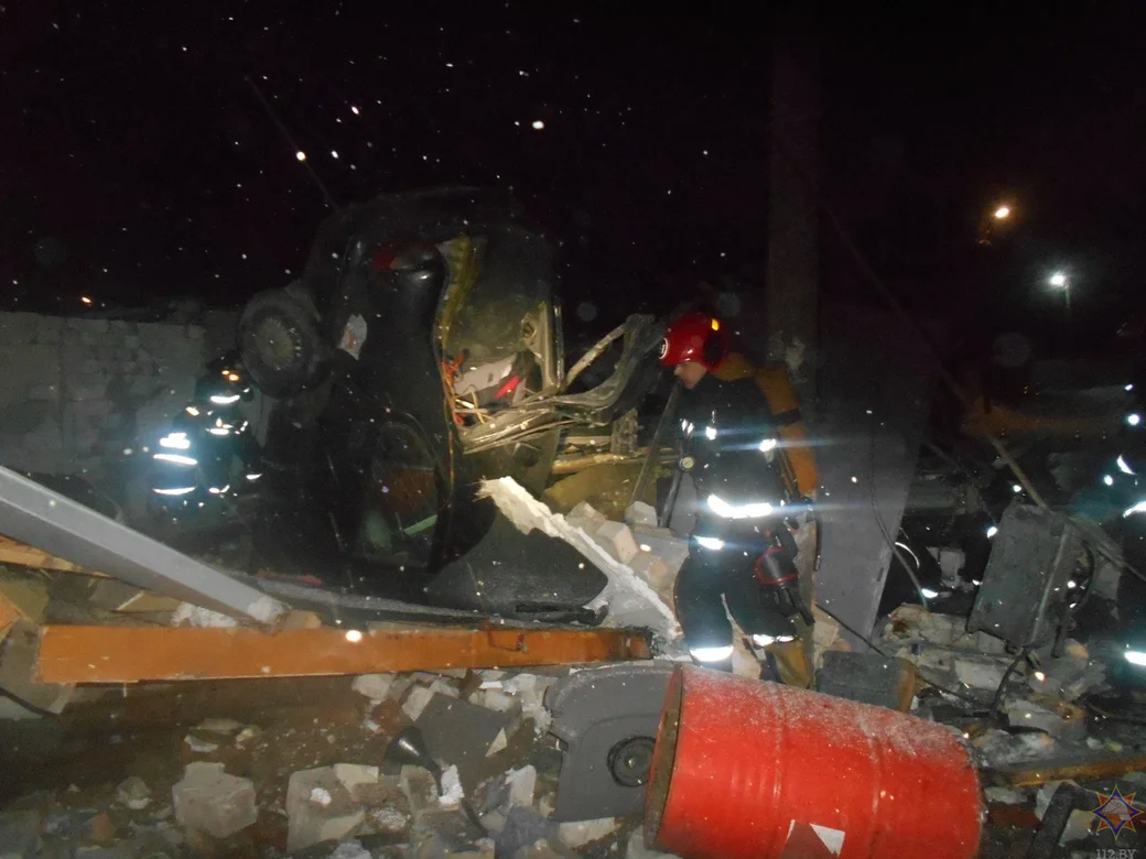 Бобруйск, 17 февраля 2023 года. В гаражном кооперативе №12 на улице Ковзана произошел взрыв. Фото: МЧС.