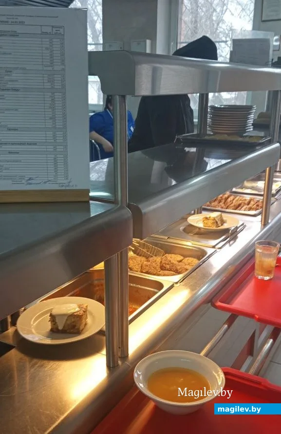 Меню традиционно располагалось в начале раздачи.