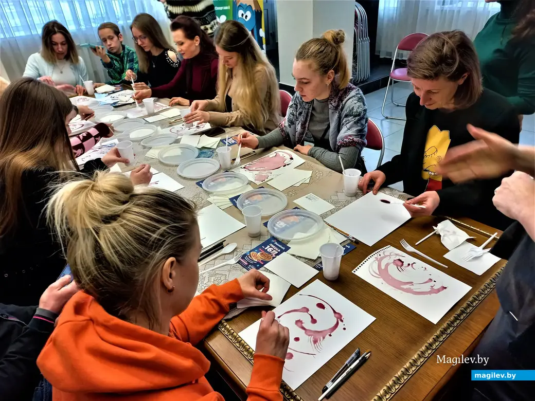 Февраль 2023 года. Могилев, выставочный зал музея истории города. Шоу-проект «Я».