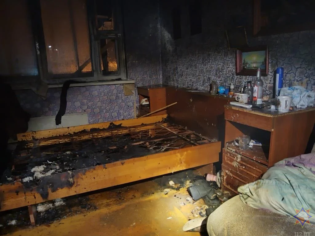 18 февраля 2023 года. На улице Минское шоссе в Могилеве горела квартира. Спасли пенсионерку. Фото: МЧС.