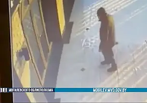 Могилевчанка лишилась 3 700 рублей из-за открытой двери. Что стало с деньгами?