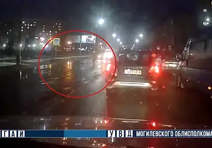 Могилевчанка, переходившая дорогу по «зебре» на Мовчанского, попала под колеса автомобиля