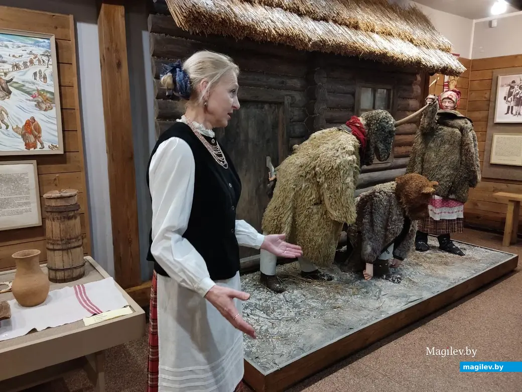 Жанна Климуть, ведущий научный сотрудник музея рассказала о том, как делали муку и масло. Могилев, 21.02.2023 г.