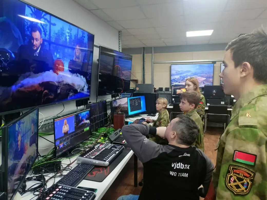 Курсанты военно-патриотического клуба «Гарнизон» 51-й гвардейской артиллерийской бригады (Осиповичи) посетили главный офис Lesta Games. Фото: «Асiповiцкi край»