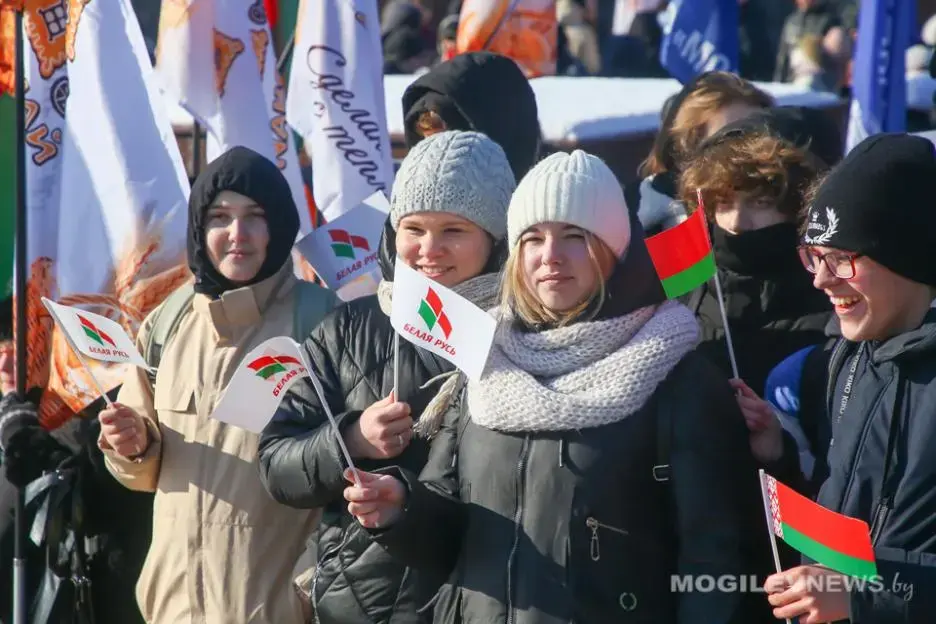 Торжественное возложение цветов и венков к Вечному огню мемориального комплекса «Борцам за Советскую власть». Могилев, 23.02.2023 г. Фото: mogilevnews.by