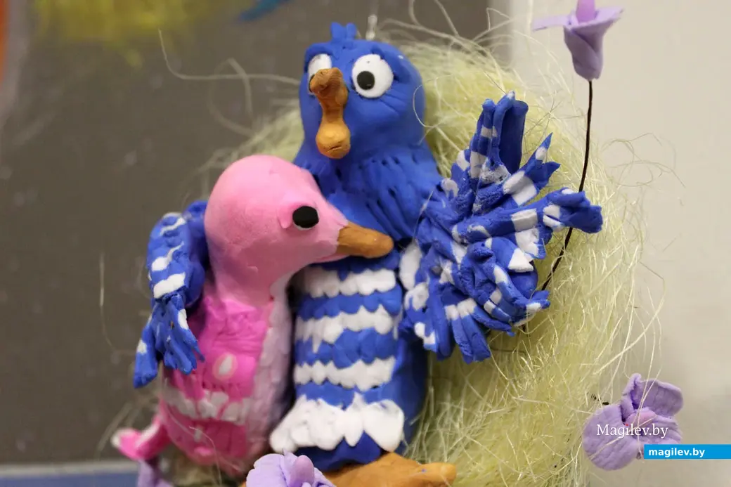 Один из детских вариантов воплощения в жизнь темы гнезда, как дома. Проект «Арт-сезоны с Гекльберри» в музее Бялыницкого-Бирули. Могилев, февраль 2023 года.