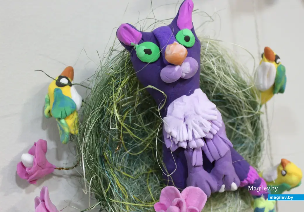 Один из детских вариантов воплощения в жизнь темы гнезда, как дома. Проект «Арт-сезоны с Гекльберри» в музее Бялыницкого-Бирули. Могилев, февраль 2023 года.