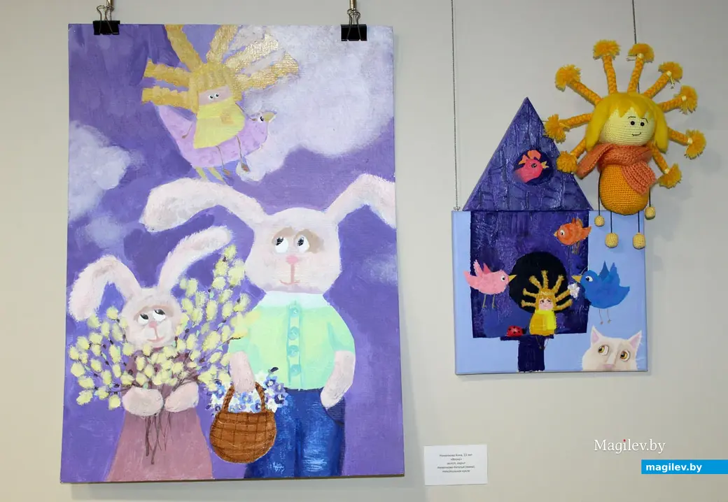 Так (слева) понимает весну Неменкова Анна, которой 13 лет. Ее же идею мама, Наталья Неменкова, воплотила в жизнь несколько иным способом (справа), создав текстильную