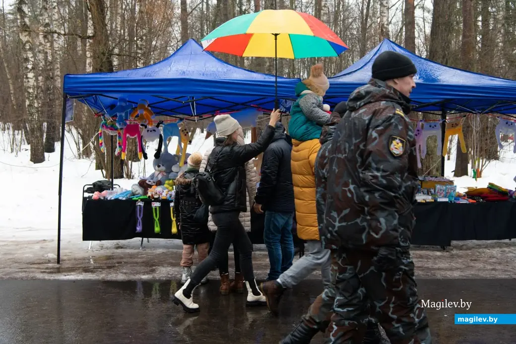 Могилев, 25 февраля 2023 года. Гуляния на Масленицу в Печерском лесопарке.